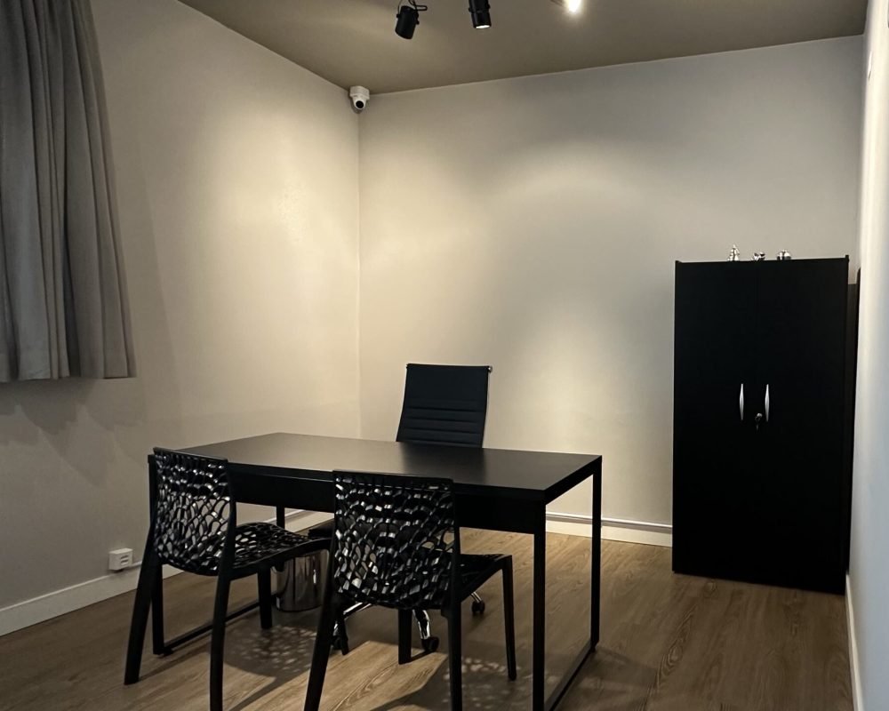 20251008_142713251_iOS